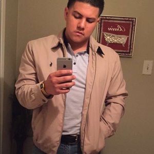 Meet your Posher, Cesar